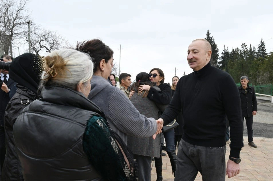 Prezident Xocavəndin Xanoba kəndində fərdi evlərin və infrastrukturun bərpa işləri ilə tanış olub - FOTO - YENİLƏNİB