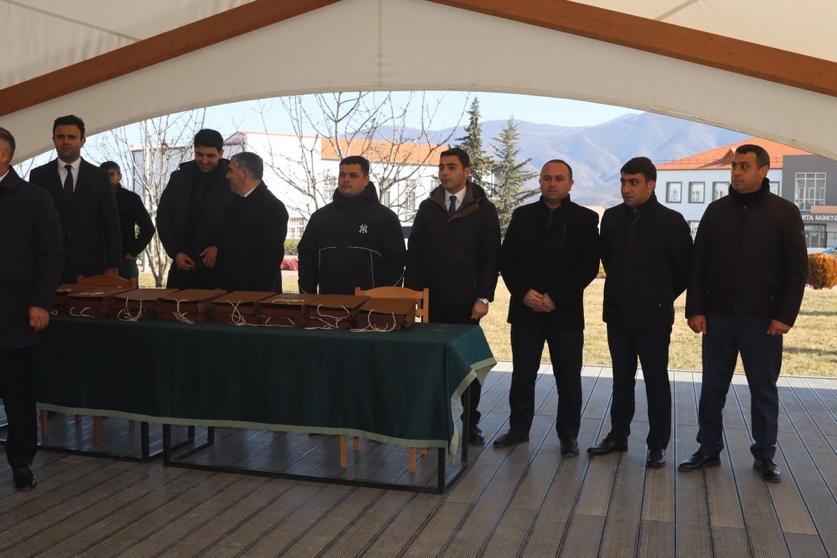 Köç karvanları Xankəndi, Xocalı və Ağdərəyə çatıblar: Açarlar təqdim olunub - FOTO