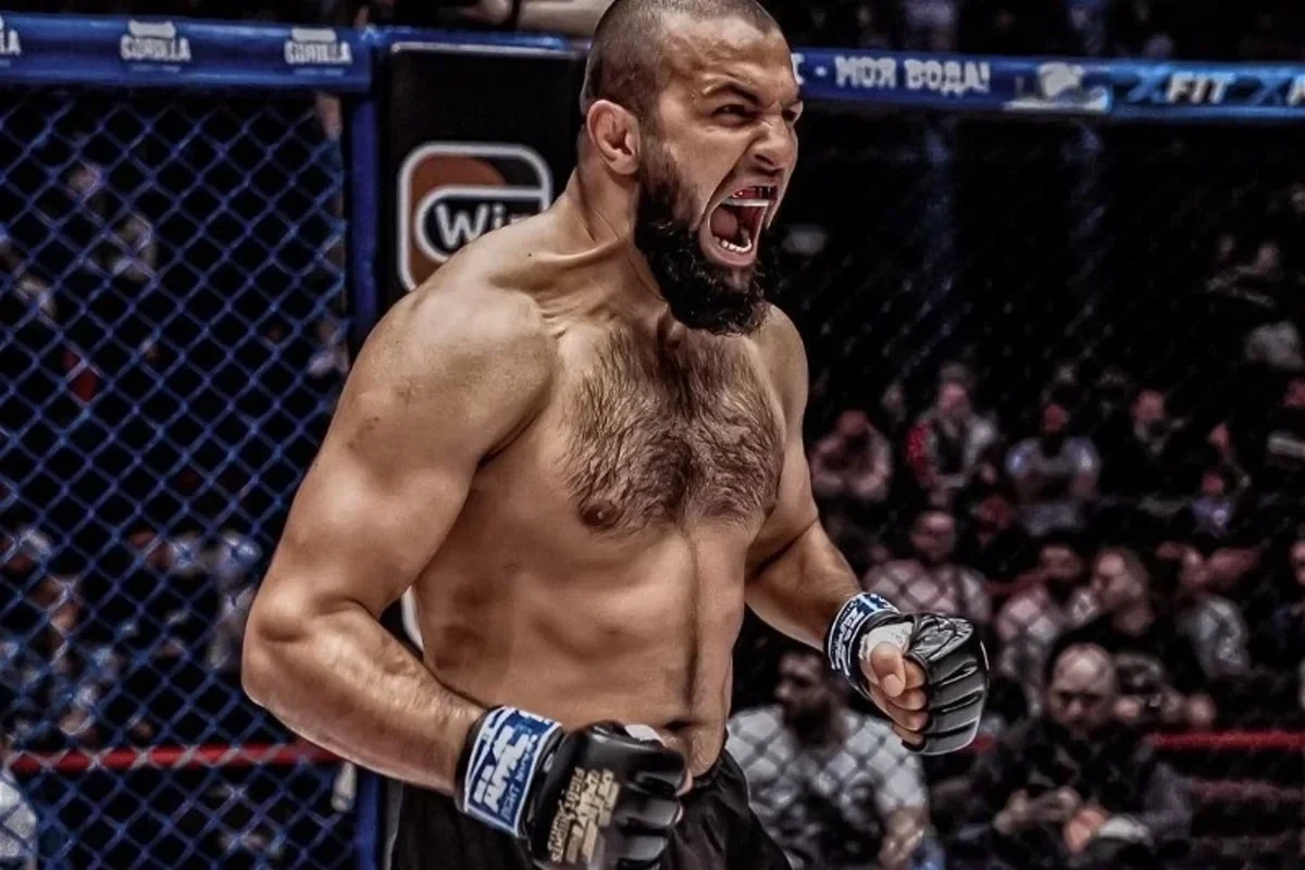 Tahir Abdullayev UFC-də ilk qələbəsini qazandı