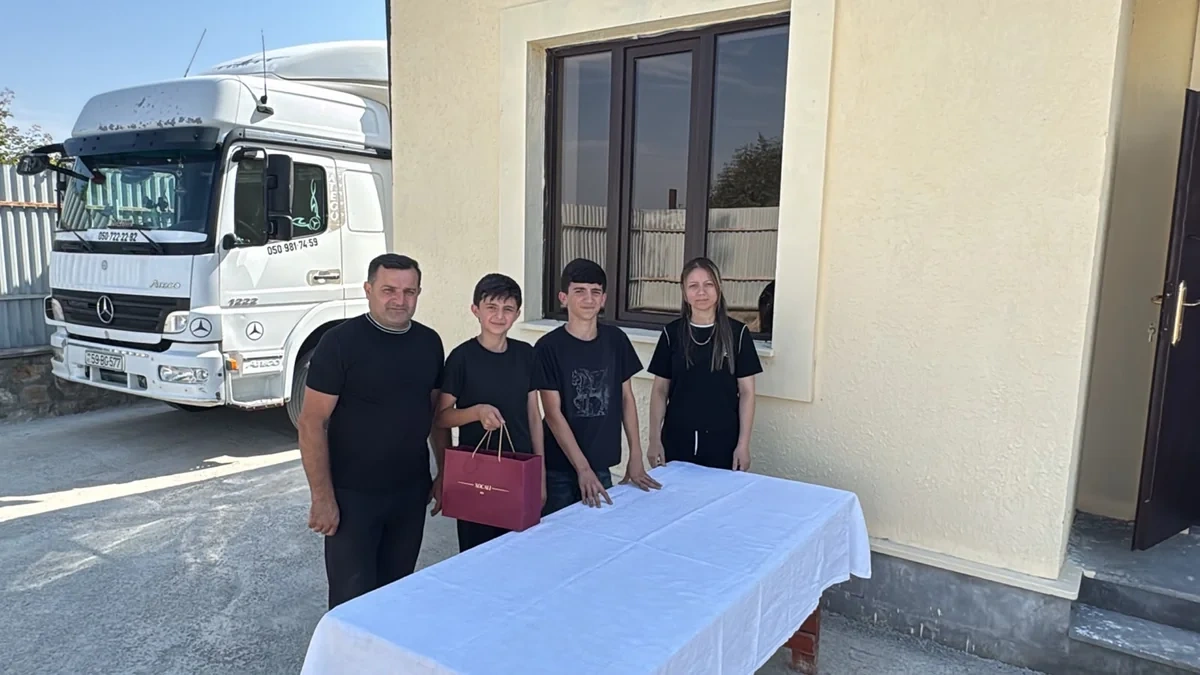 Köç karvanları Xankəndi, Xocalı, Ağdərə və Cəbrayıla çatdı, açarlar təqdim edildi - FOTO
