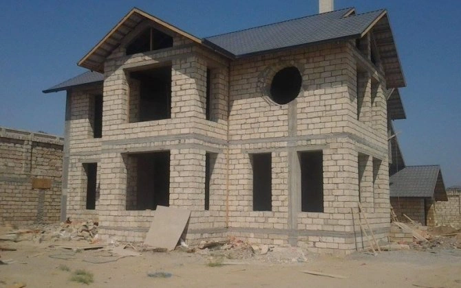 "Makler"lərin böyük yalanı: "Fundament torpağın altındadır, görünmür”