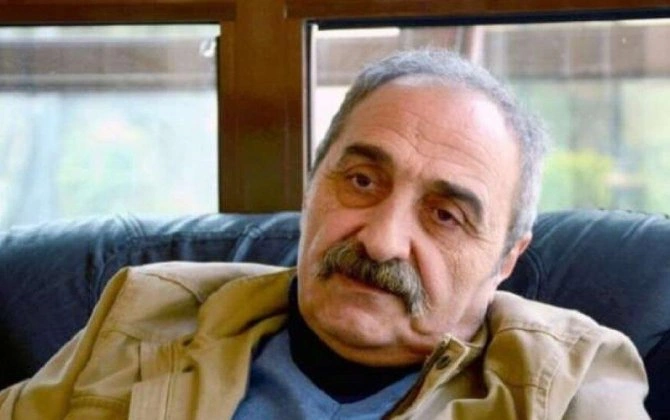 "Mənə dedi ki, gəl, səhnədə öl"