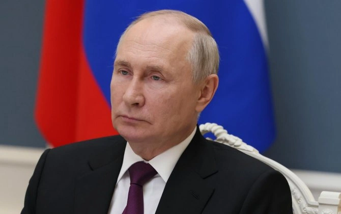 Putin BƏƏ Prezidenti ilə Yaxın Şərqi müzakirə edəcək