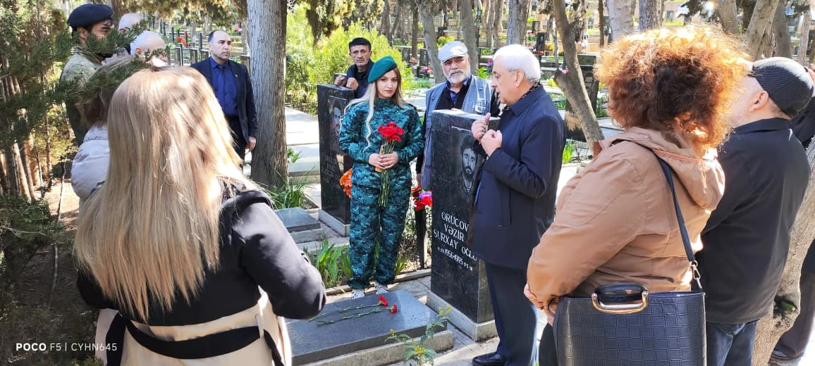Əsrin faciəsi - mart soyqırımı: Azad Vətən Partiyası Şəhidlər xiyabanını ziyarət etdi - FOTOLAR