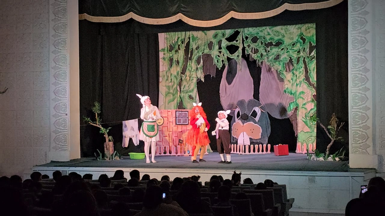 “Teatrımızın bu mövzuda məsuliyyəti var, tərbiyəvi məzmunlu əsərlər az yazılır” - FOTO+ÖZƏL