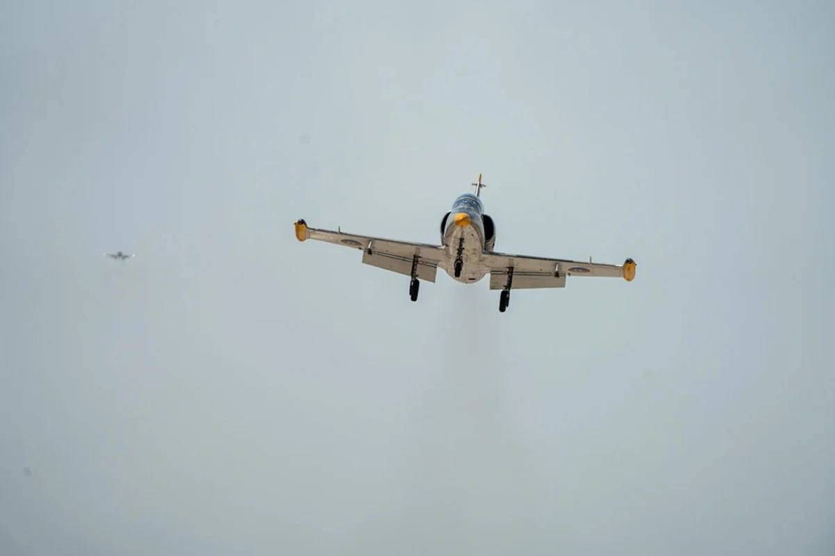 Pilotlarımız çətin döyüş manevrləri üzrə tapşırıqlar yerinə yetiriblər - FOTOLAR