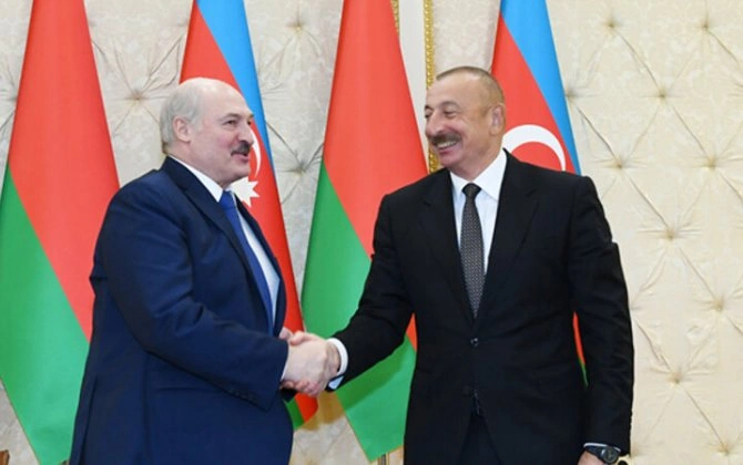 Lukaşenko İlham Əliyevi təbrik etdi