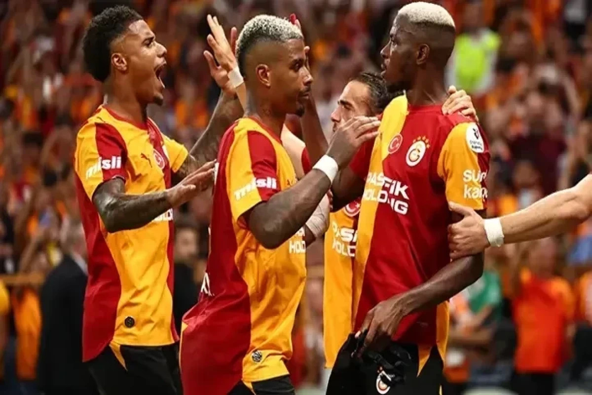 “Qalatasaray” üç xalı 3 qolla qazanıb