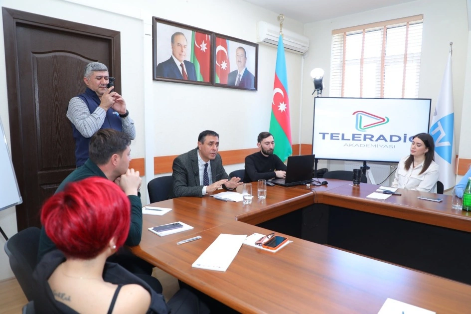“Nitqin gözəlliyi, orfoqrafiya qaydaları və ifadə-üslub xətaları” mövzusuna həsr olunan təlim keçirilib - FOTO