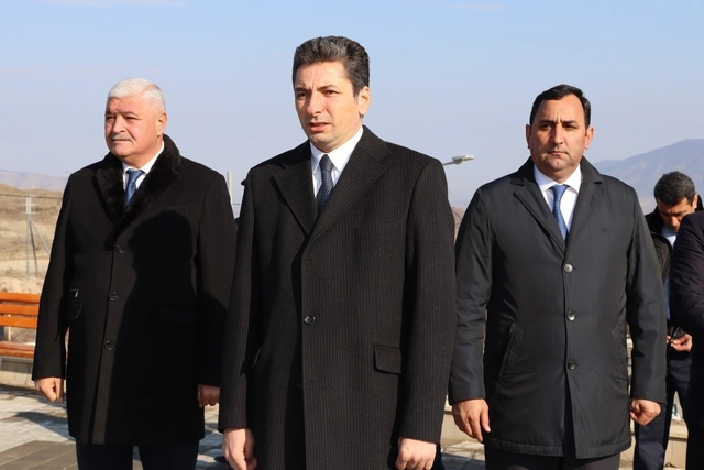Növbəti köç karvanı Qırmızı Bazar qəsəbəsinə və Məmmədbəyli kəndinə çatıb, açarlar təqdim edilib - FOTO