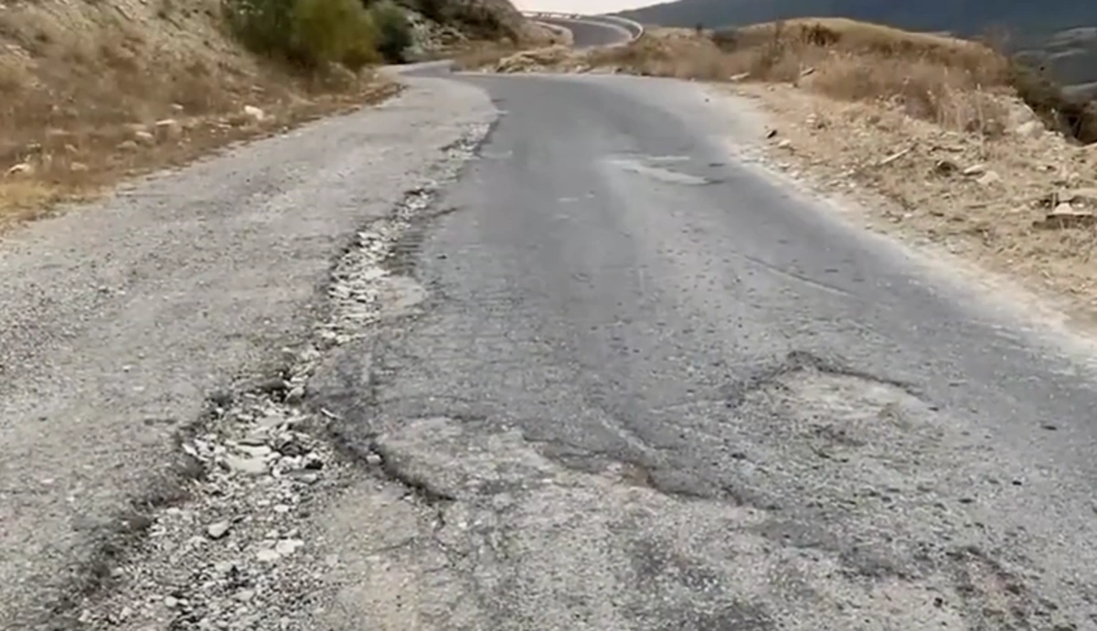 Şamaxı - Qonaqkənd avtomobil yolunda torpaq sürüşməsi olub