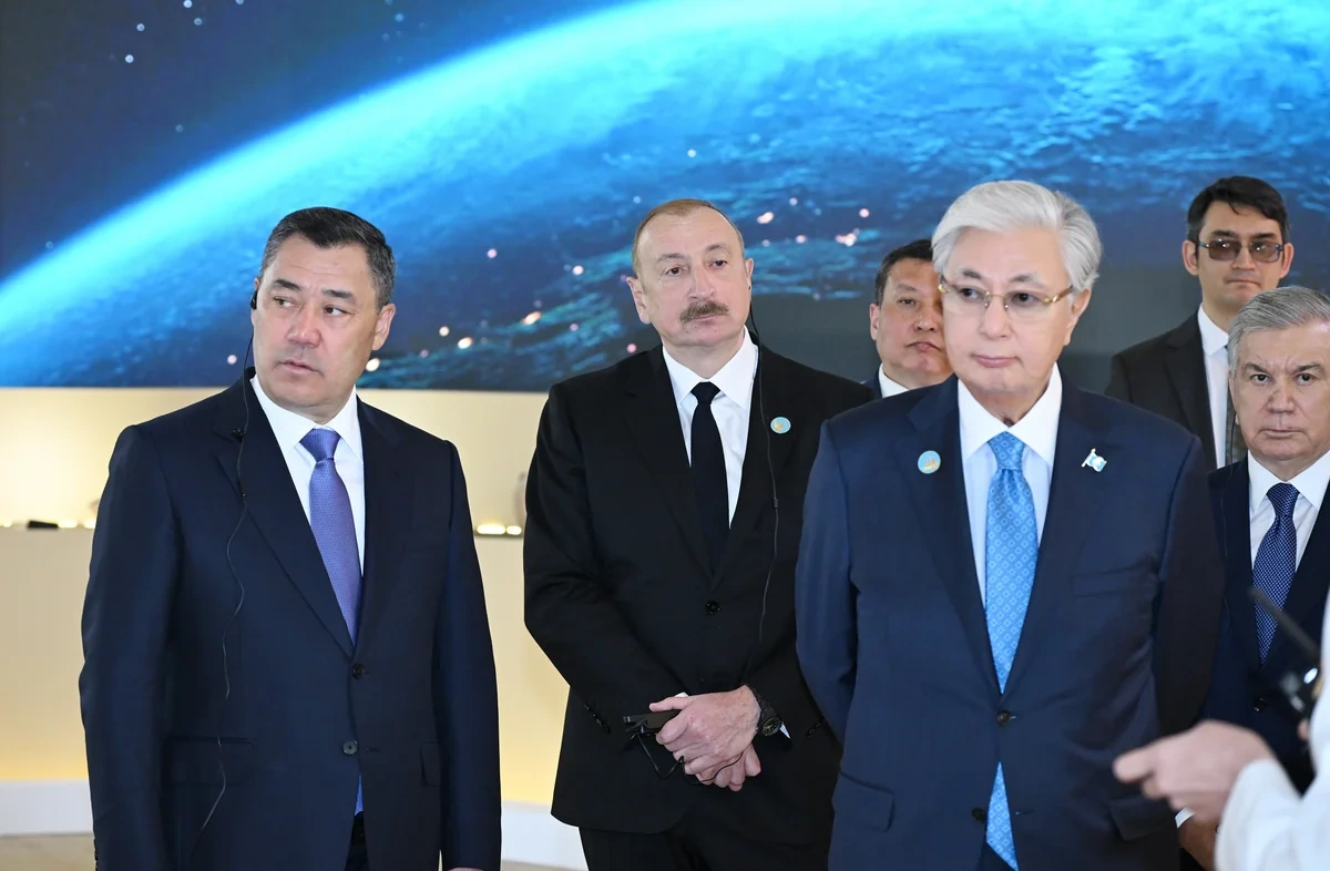 İlham Əliyev və TDT-nin qeyri-rəsmi Zirvə görüşünün digər iştirakçıları Türküstanda bir sıra mədəni məkanlarla tanış olublar - FOTO