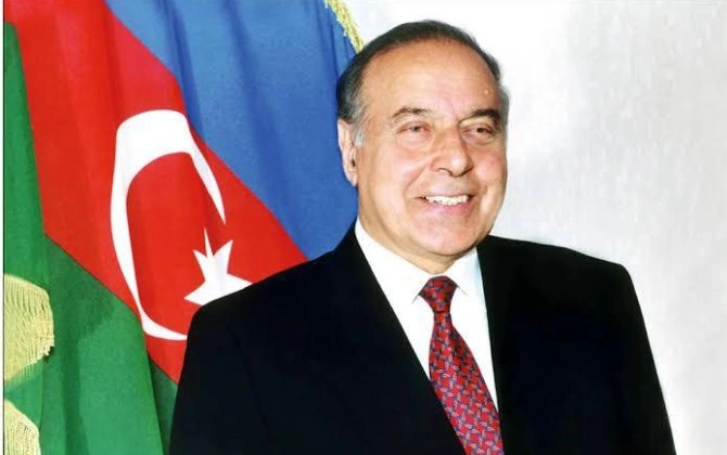 Azay Quliyev: "Ulu Öndər güclü ordunun əsasını qoydu, dövlətin təhlükəsizlik sistemini yenidən inşa etdi"