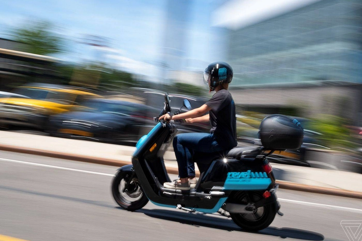 Moped sürücüləri üçün dövlət rüsumları müəyyənləşdi