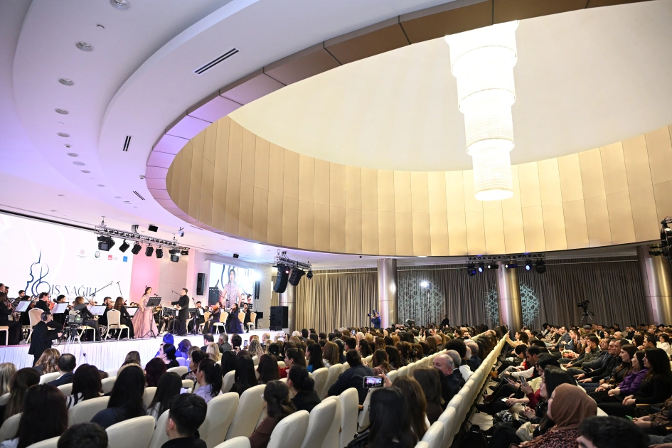 Leyla Əliyeva “Qış nağılı”nın açılışında - Fotolar