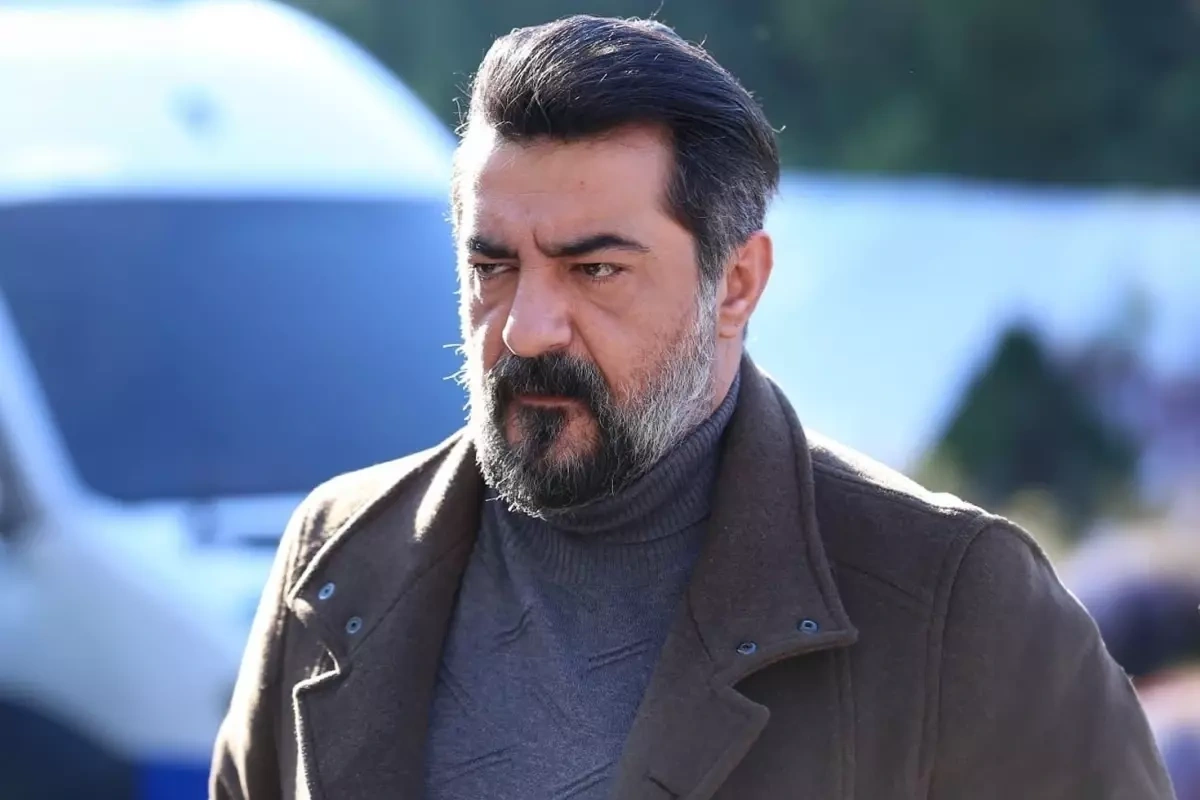Məşhur aktyorun pərəstişkarlarına ÜZÜCÜ XƏBƏR: Dəhşətli QƏZA KEÇİRDİ - FOTO