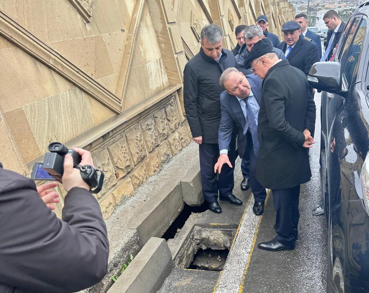 Kəmaləddin Heydərov Bibiheybət yolundakı vəziyyətlə tanış oldu - FOTO/VİDEO