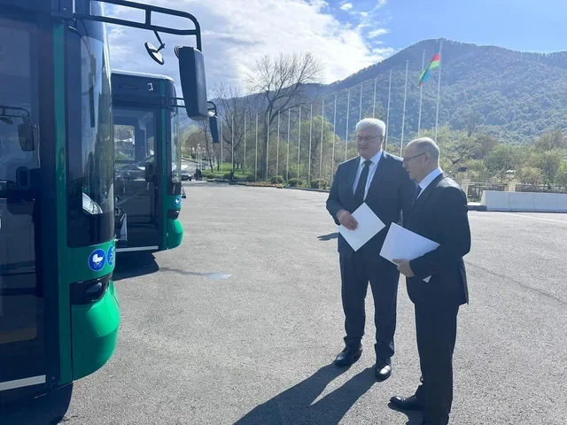Azərbaycan Ukraynaya beş avtobus göndərdi - FOTO