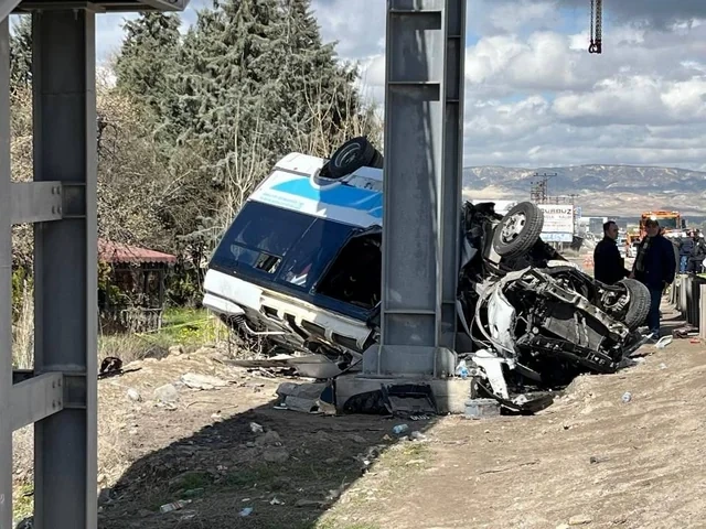 Türkiyədə ağır qəza: 5 ölü, 15 yaralı var - FOTO