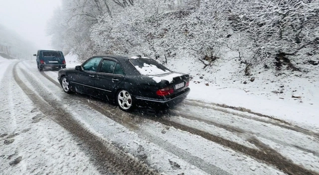 Bakı-Şamaxı-Yevlax yolu buz bağladı - FOTO