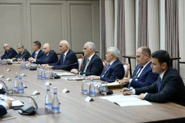 Şahin Mustafayev Abbas Əraqçi ilə görüşüb