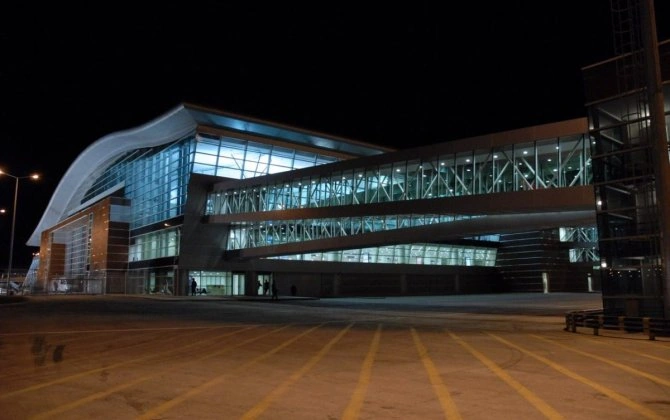 Tbilisi hava limanı leysan yağışları səbəbindən qismən işıqsız qalıb