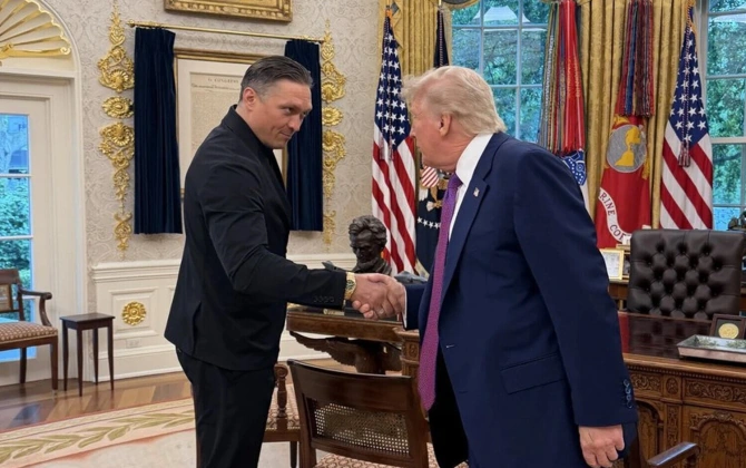 Prezident olmaq istəyən Ukraynalı boksçu Trampla görüşdü