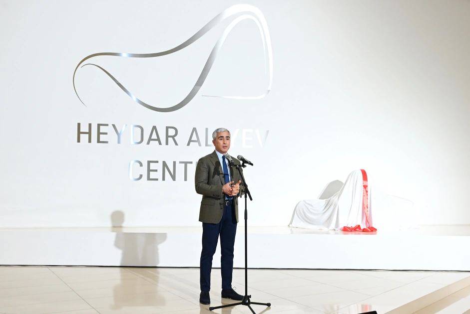 Heydər Əliyev Mərkəzində Kerol Förmenin sərgisinin açılışı oldu - FOTO