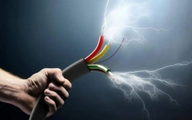 Göyçaya qonaq gələn şəxsi elektrik cərəyanı vuraraq öldürüb