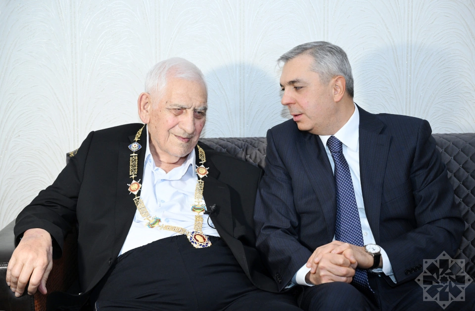Xalq şairi Nəriman Həsənzadəyə “Heydər Əliyev” ordeni təqdim edildi - FOTOLAR