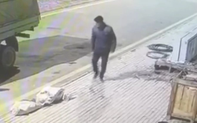Qəzada ölən şəxsin yaxınları axtarılır: Əlində “Süleyman” yazılmış döymə var - VİDEO