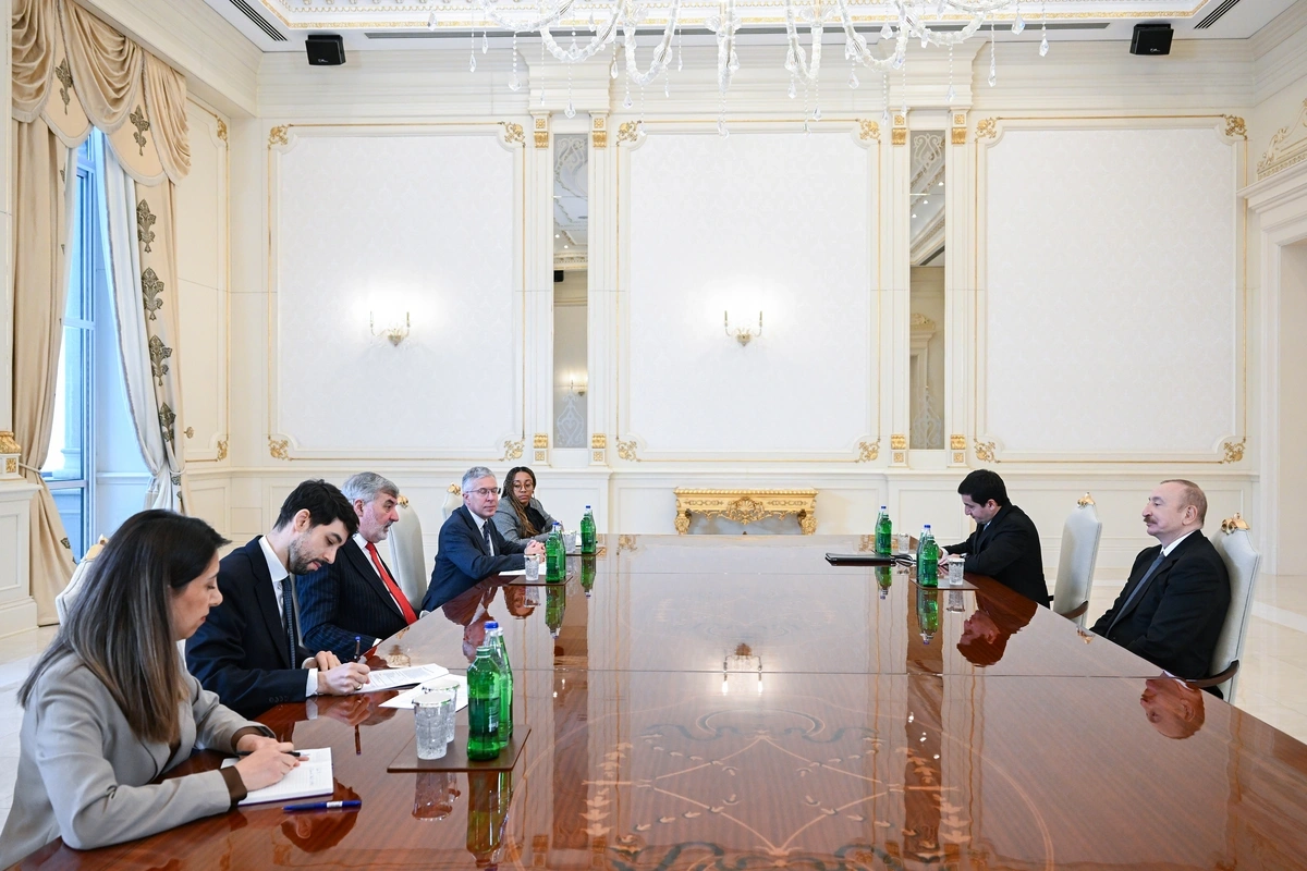 İlham Əliyev Böyük Britaniya və Şimali İrlandiyanın Azərbaycan üzrə ticarət elçisini qəbul etdi - FOTO