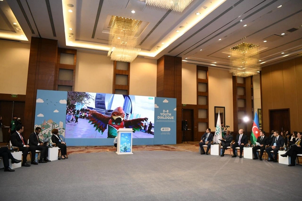 Bakıda ilk dəfə D-8 Gənclər Dialoqu keçirilir - FOTOLAR