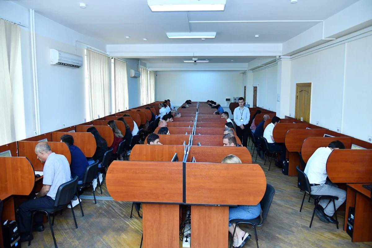 Hakimliyə namizədlər üçün növbəti test imtahanı keçirilir