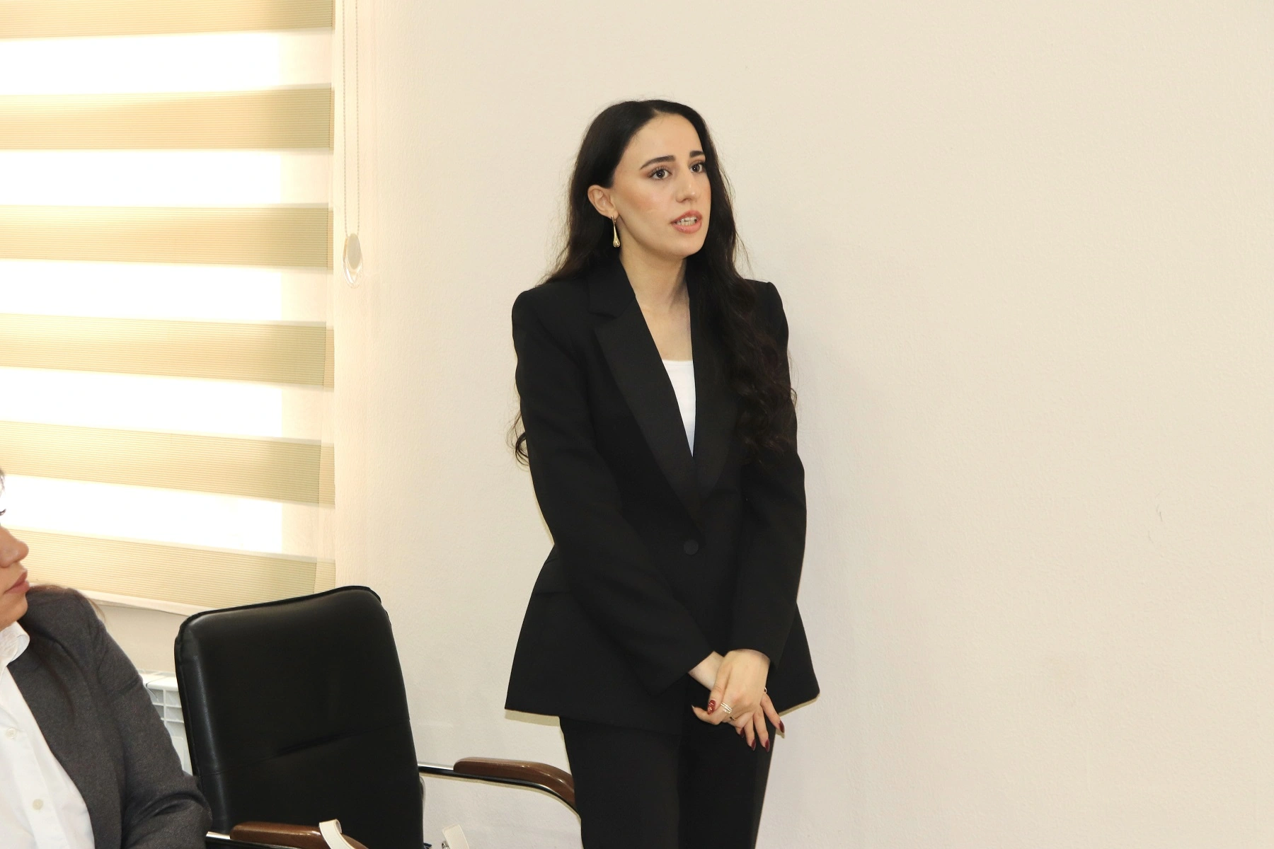 Vəkil olmaq üçün müraciət edən keçmiş hakimlər icbari təlimə başladı - FOTO