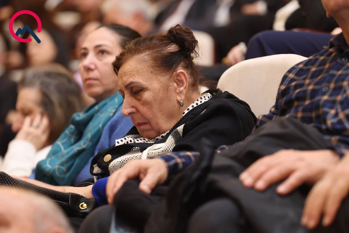 AMEA-da "gərgin" iclas: "Yatmışları razı deyiləm kimsə oyatsın..." - FOTOREPORTAJ