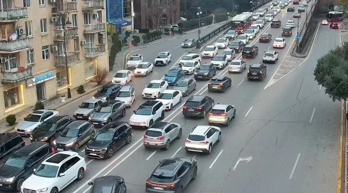 Paytaxtın bu küçələrində sıxlıq var - SİYAHI