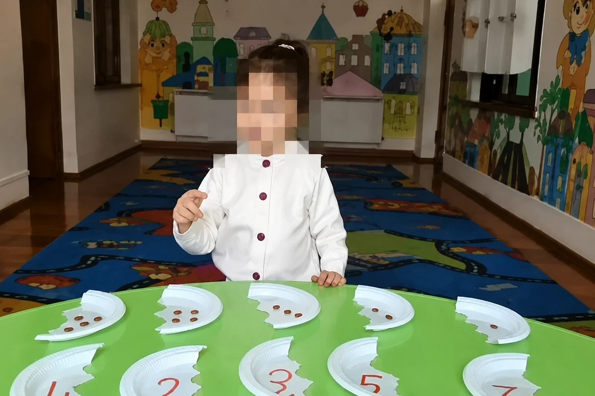 Uşaq bağçasında tərbiyəçi azyaşlıları təhqir etdi - VİDEO