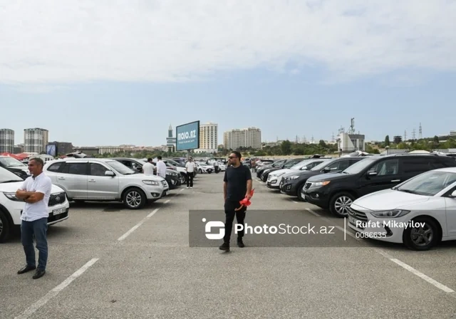 Avtomobil bazarında gözlənilməz dönüş: Maşınlar təcili satılır, qiymətlər enir