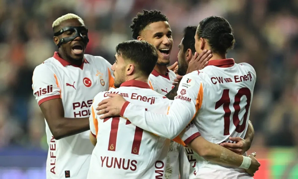 Türkiyə Superliqası: "Qalatasaray" səfərdən darmadağınla qayıdır
