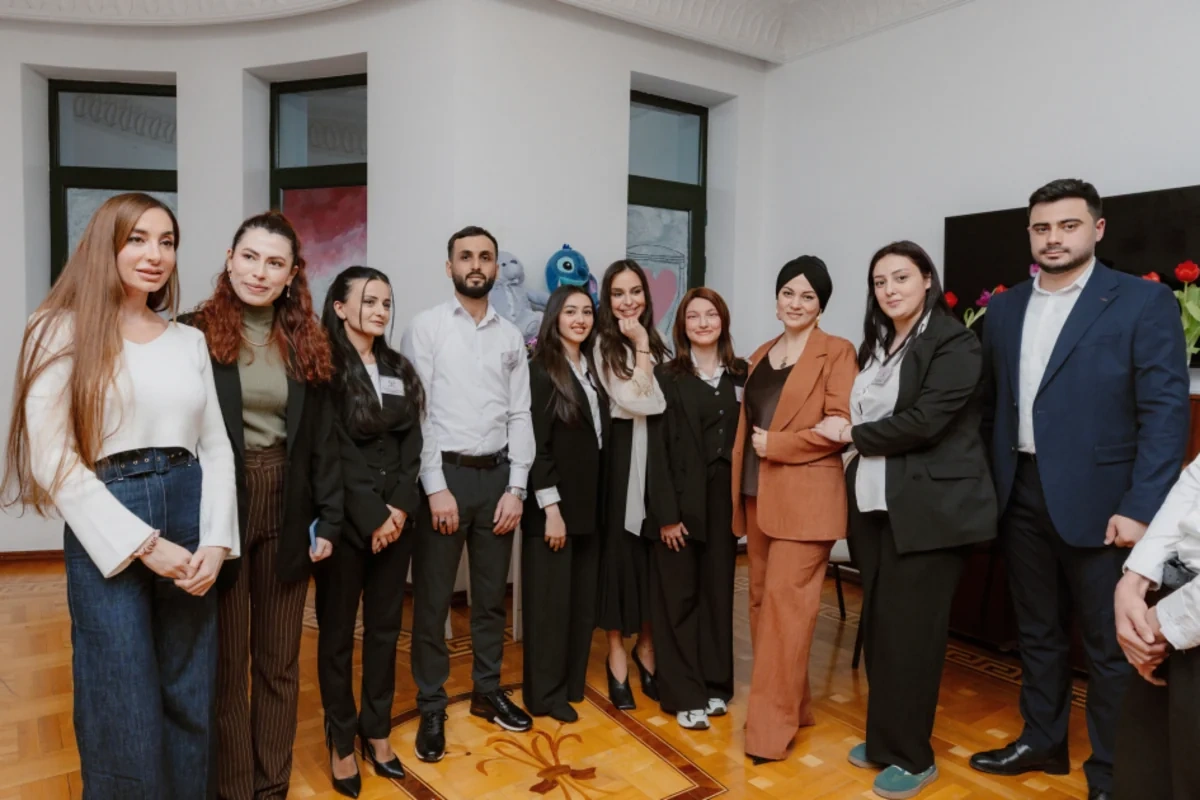 Leyla Əliyeva, Arzu Əliyeva və Alyona Əliyeva "Yaşama Dəstək" Mərkəzində olublar - FOTO