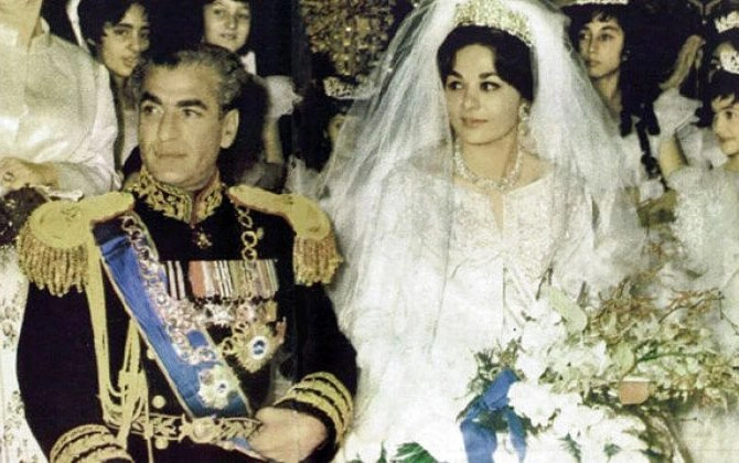 Ayətullahlar Fərəh Pəhləvinin hüzurunda - FOTO