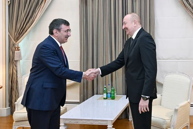 İlham Əliyev Cevdet Yılmazın başçılıq etdiyi nümayəndə heyətini qəbul etdi - FOTO