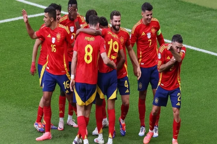 İspaniya millisinin keçmiş oyunçusuna ömürlük PENSİYA - 36 yaşı var