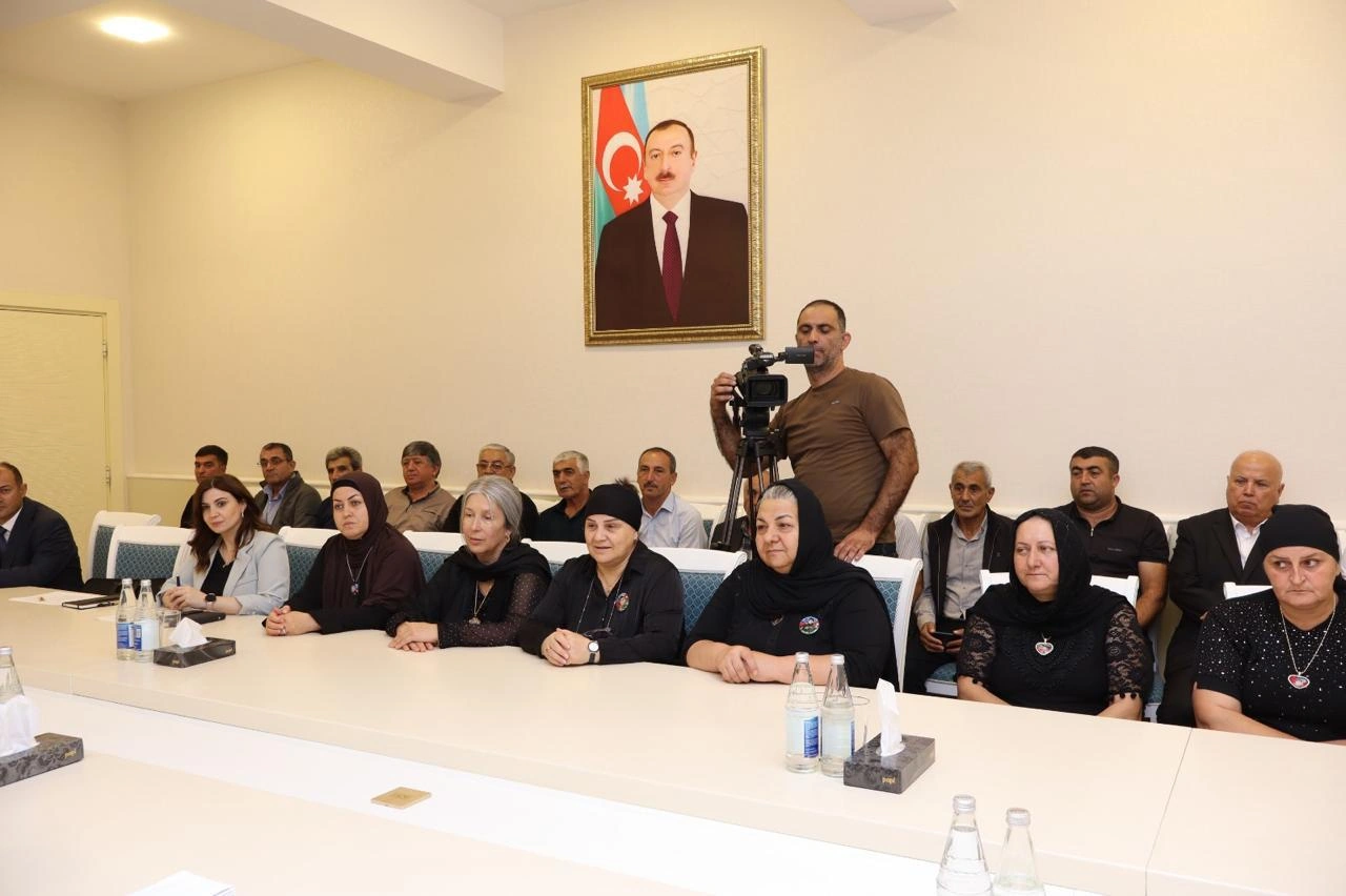 Deputat Ağalar Vəliyev şəhid ailələri ilə görüşdü, ehsan mərasimi təşkil olundu - FOTO