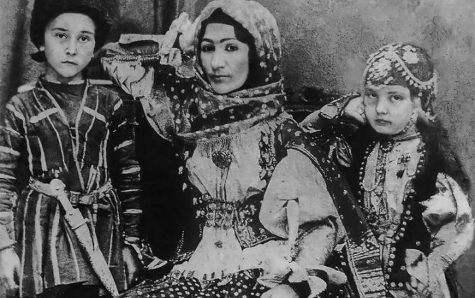 Xurşidbanu Natəvan - Qarabağ maarifçilik məktəbinin xanım fədaisi...