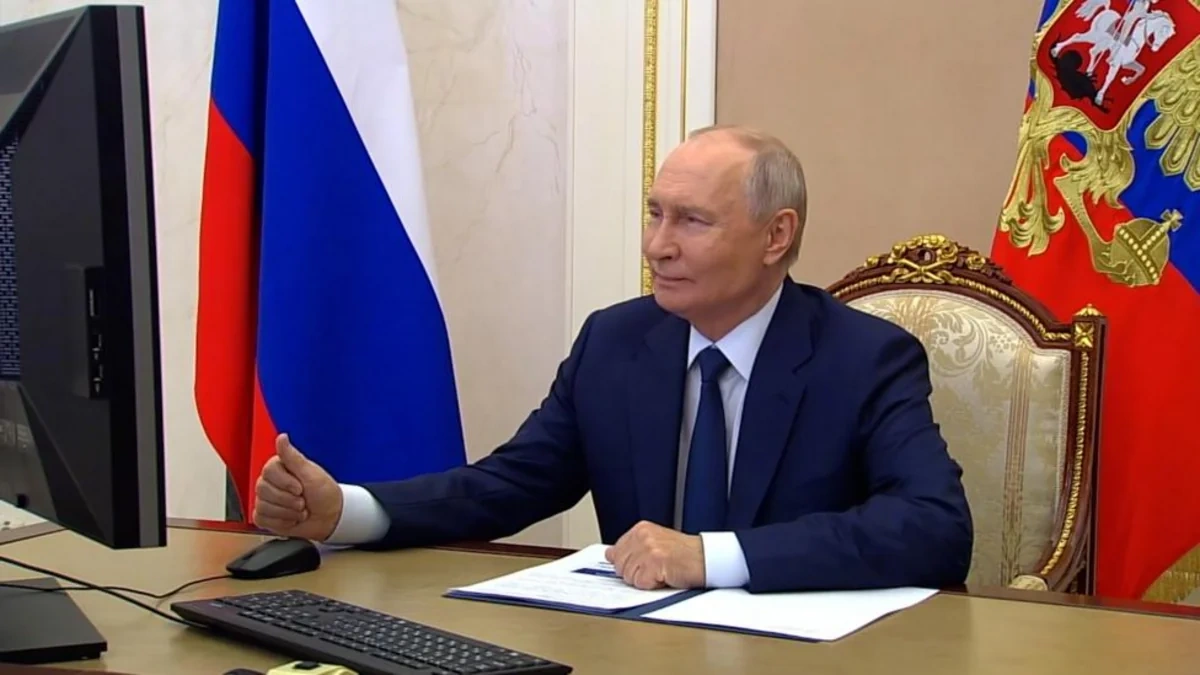 Vladimir Putin Dumaya seçkidə onlayn səs verib