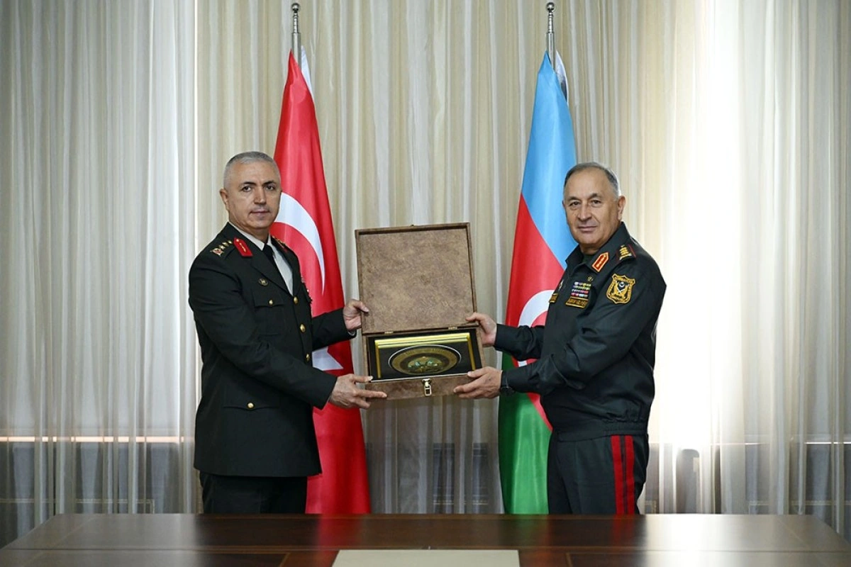 Azərbaycan və Türkiyə hərbi təhsil sahəsində əməkdaşlığı müzakirə edib - FOTO