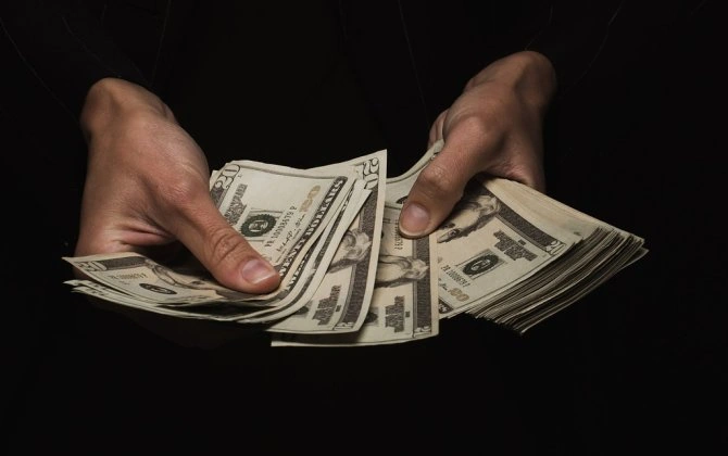 Prezident hər bir vətəndaşa 10 min dollar ödənilməsi qərarına gəldi...- TAYVANDA...