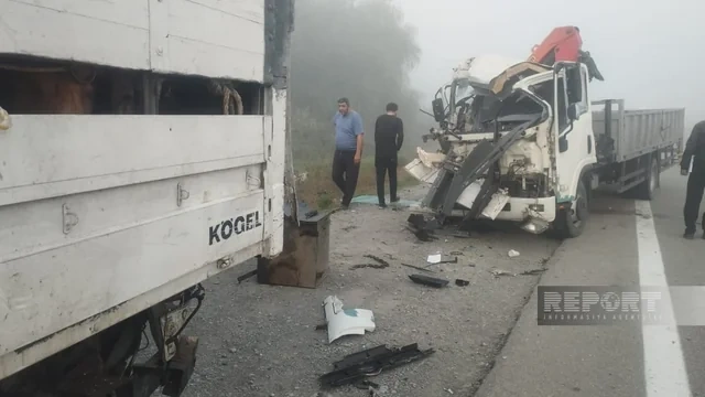 Kürdəmirdə dəhşətli qəza: Ölən və yaralanan var - FOTO/VİDEO